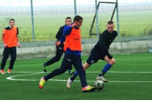 Юношите на Черноморец с победа и реми в контролни срещи