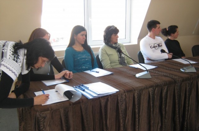 Повишават с проект квалификацията на служителите в община Сапарева баня