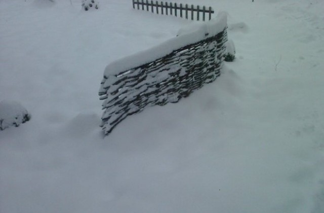 Облачно време, без валежи, слаб северен вятър