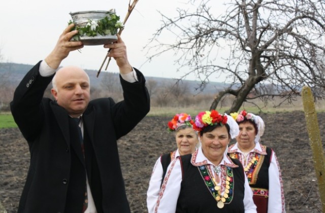 В село Априлово се готвят да отпразнуват Трифон Зарезан