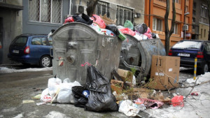 Глобяват сметопочистващите фирми за пълните казани през февруари