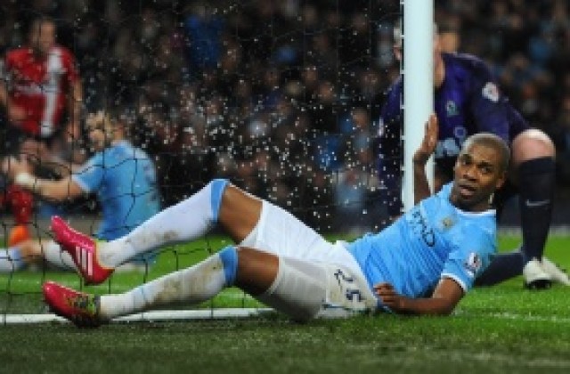 Ман Сити загуби Фернандиньо минимум за месец