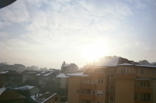 Слънчево днес, утре са възможни валежи