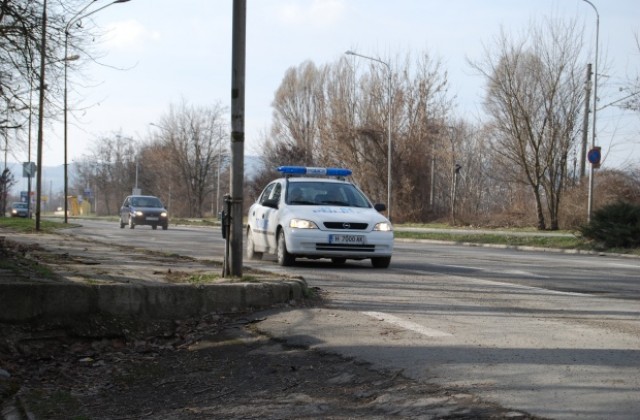 Спипаха двама братя, крали комуникационен кабел