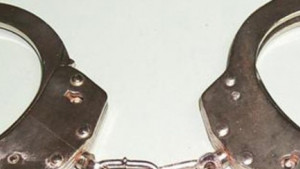 Столичанка купува смартфони и компютър с фалшиви платежни