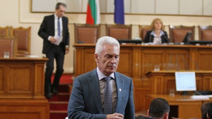 Енергийната комисия в НС отложи обсъждането на решение за рестарт