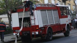 Мъж пострада при голям пожар в къща в квартал Симеоново