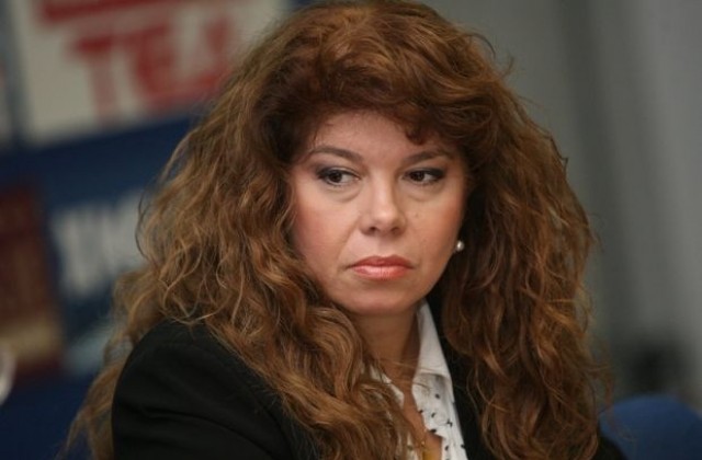 Илияна Йотова: Зад искането за референдум прозира задкулисие