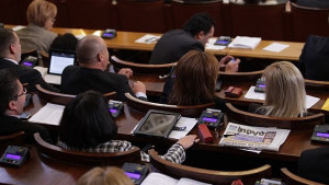 Парламентът прие на първо четене Закона за защита на потребителите