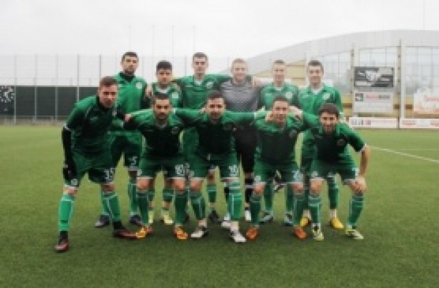 Нефтохимик не преговаря с Константин Динев