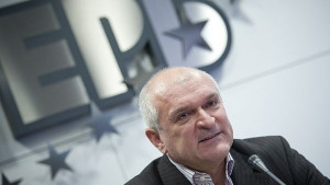 Предлагат замразяване на депутатските заплати