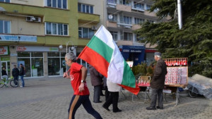 Казанлъчанинът Ради Милев подобри три световни рекорда за клякания