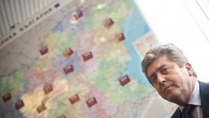 Средствата за проекти на общините са разпределени задкулисно твърди Първанов