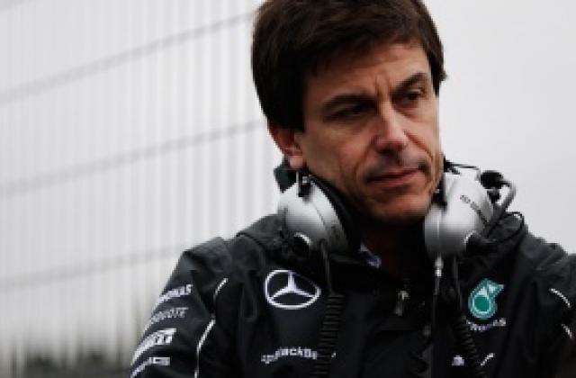 В Мерцедес не се имат за фаворити