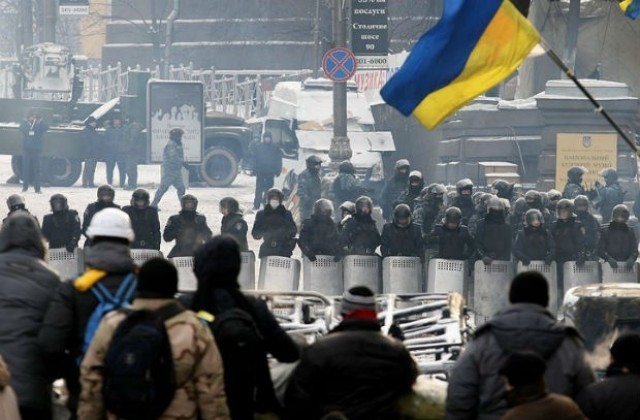 Фич свали кредитния рейтинг на Украйна