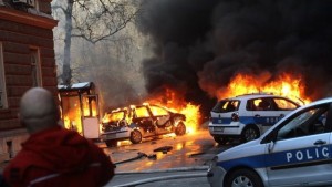 Властта гори в Босна