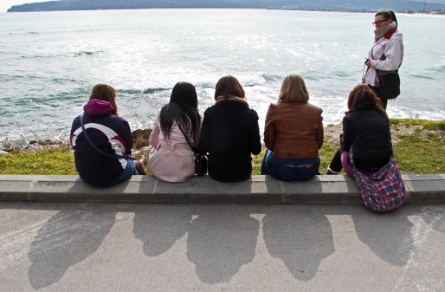 Чака ни пролетна неделя