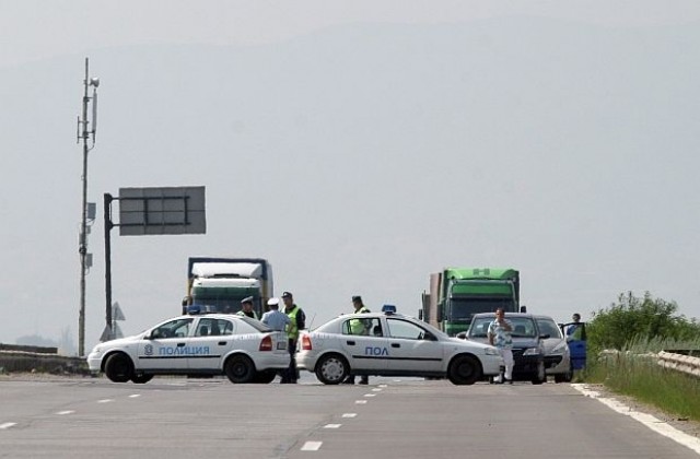 Пътна полиция засилва проверките на товарни автомобили и автобуси