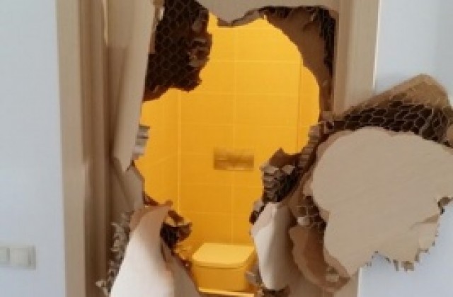 Олимпиецът Джони Куин обясни защо е разбил врата в стаята си