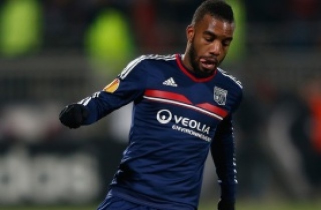 Олимпик Лион взе своето в мач с луд завършек