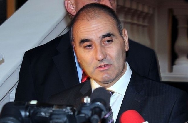 Пеевски управлява прокуратурата, заяви Цветанов