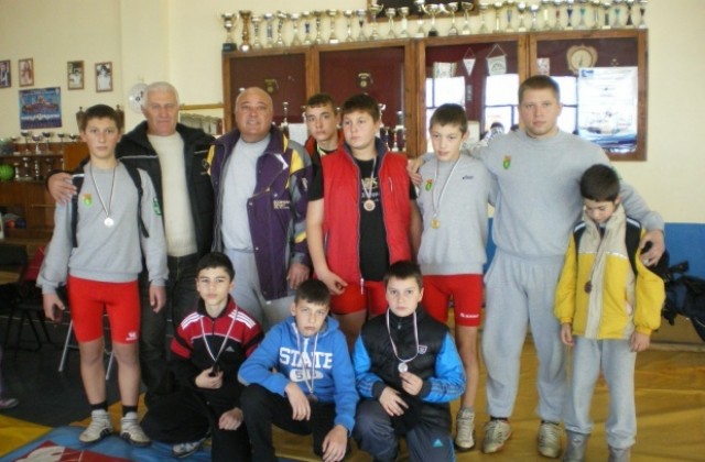 Сребро и бронз за момчетата от Васил и Георги Илиеви