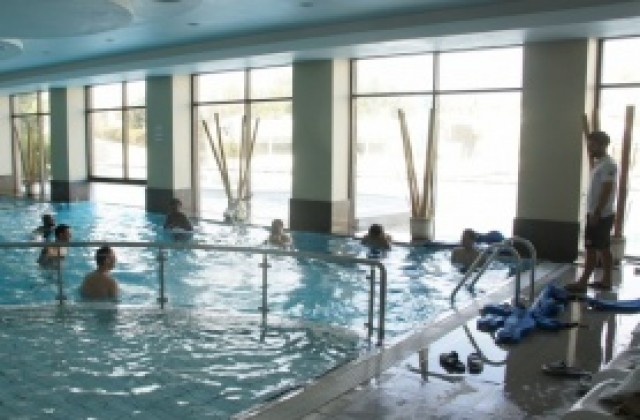 ВИДЕО: ЦСКА с последна тренировка в басейна, „червените“ се прибират днес