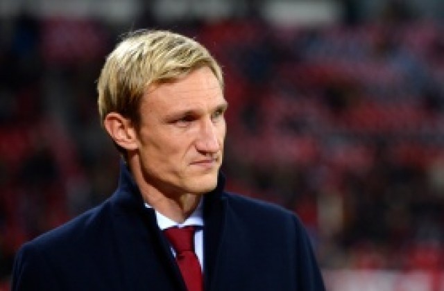 Леверкузен предлага нов договор на Сами Хюпия