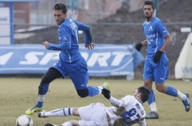 Ужасна контузия, безобразен съдия и тежка загуба за Левски в Кипър