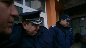 Протестиращи и полиция посрещнаха Алиев пред централата на парк Българка