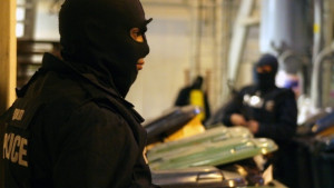 Два въоръжени обира във Варна за ден