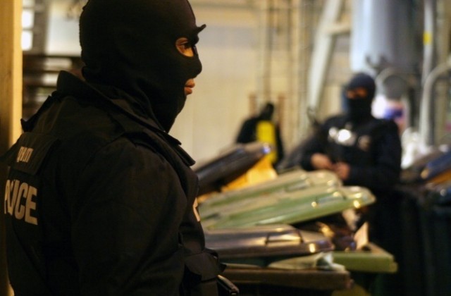 Два въоръжени обира във Варна за ден