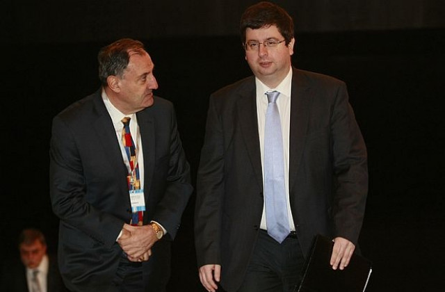 36% от парите за общините отиват при кметове на ГЕРБ, пресметна Чобанов