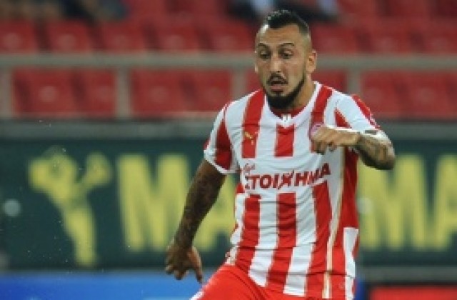 Фулъм отлага дебюта на рекордната си придобивка