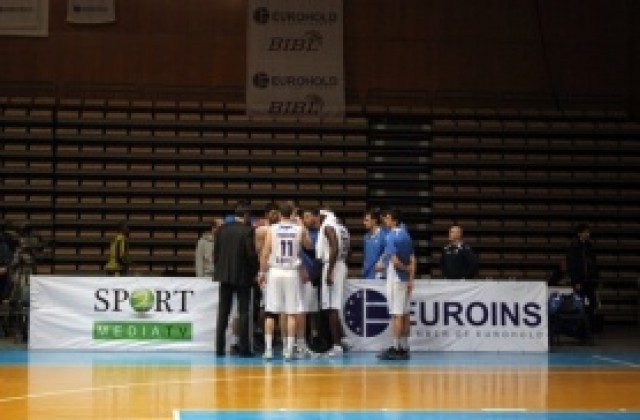 Напънът на Левски след почивката не стигна за обрат срещу Теодо