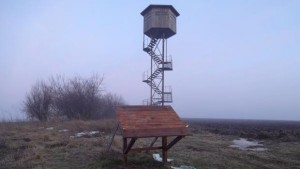 Унищожиха табелите около Дуранкулашкото езеро
