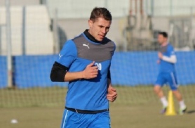 Проблем отложи пътуването на Огнянов за Австрия