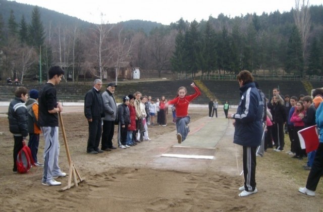 Деца ще се състезават на лъвски скок в Кюстендил