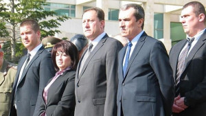 Правителството се стреми да защити интересите на превозвачите