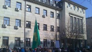 Мащабен протест заради вакъфските имоти Жандармерия охранява Съдебната палата