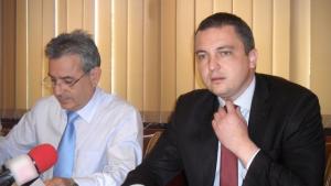 Кметът връща решението за заплатите на съветниците