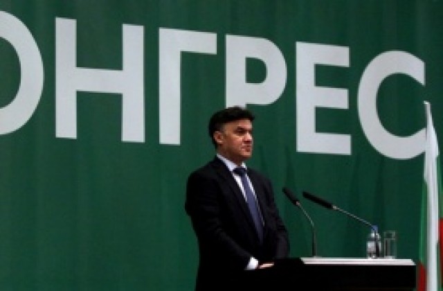 Очаквано: С огромно мнозинство Боби Михайлов пак е президент на БФС