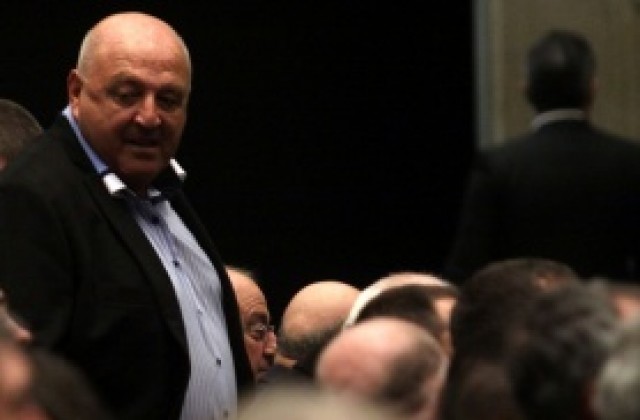 Кирил Домусчиев и Венци Стефанов предложени за Изпълкома, Цветан Василев отказва