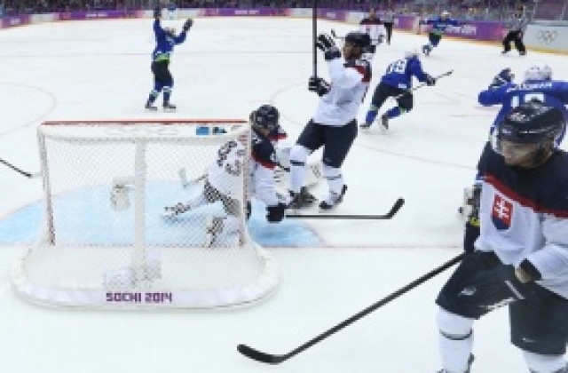 Словения наказа Словакия с три гола за една третина