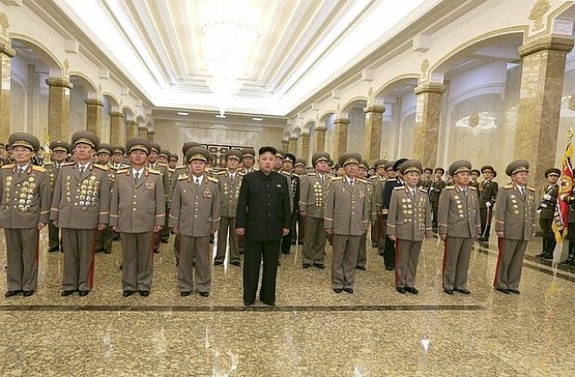 В КНДР честват 72-годишнината от рождението на Ким Чен-ир