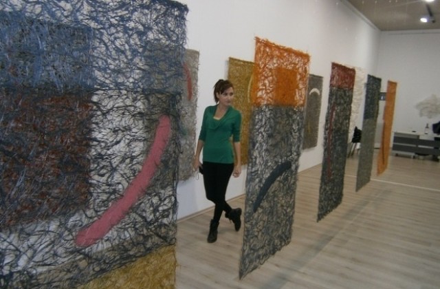 Две поредни изложби подготвя Арт-център - Плевен