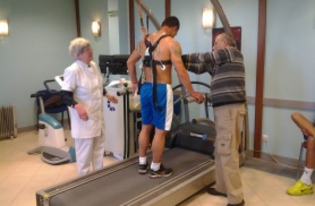 СНИМКИ: Божинов, Бастос и Крумов минават прегледи