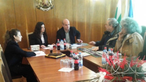 Румънски бизнесмен дарява указателни табели на Бяла