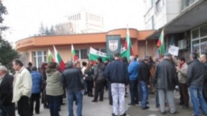 Искам българи да ме управляват скандират от Атака и твърдят