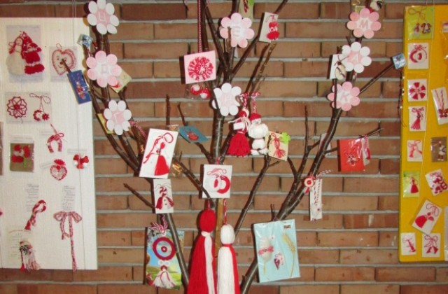 Изложба на мартеници събира средства за 9-годишния Самуил